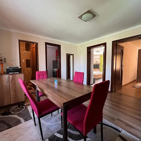 къща ралица Maison d'hôtes Chakalarovo