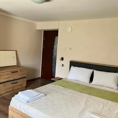 къща ралица Casa de hóspedes Chakalarovo